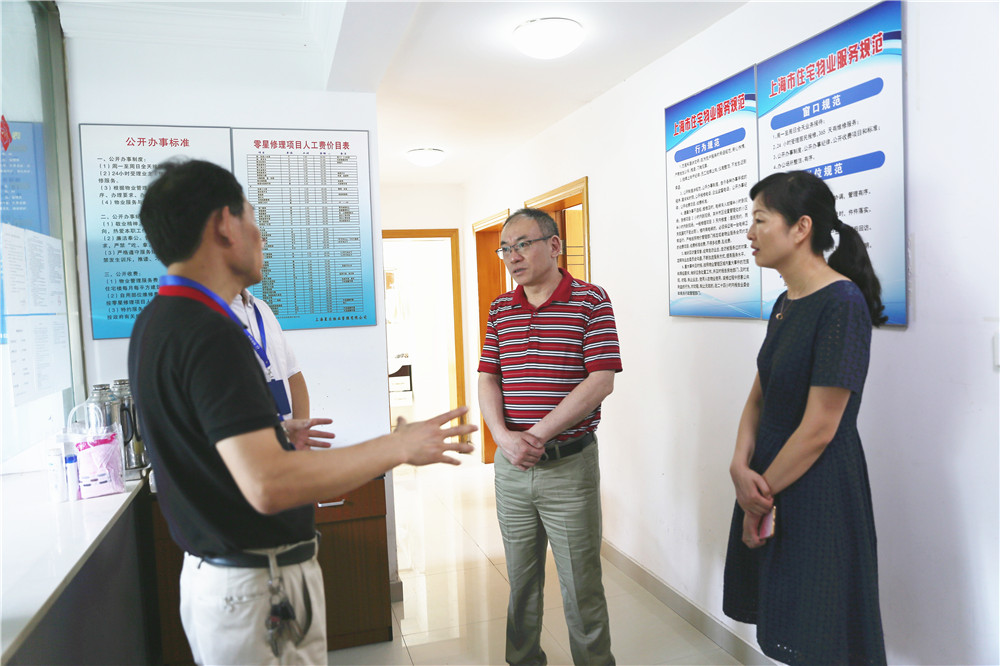 0726高溫慰問城投公司大居物業(yè)站2