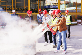 演練消防進(jìn)行時(shí) 防范火災(zāi)于未然