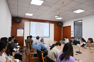 保安全 穩(wěn)平安 促發(fā)展